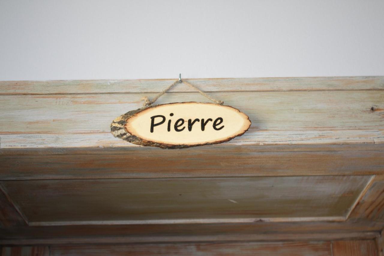 Le Vieux Presbytere Confracourt Kültér fotó