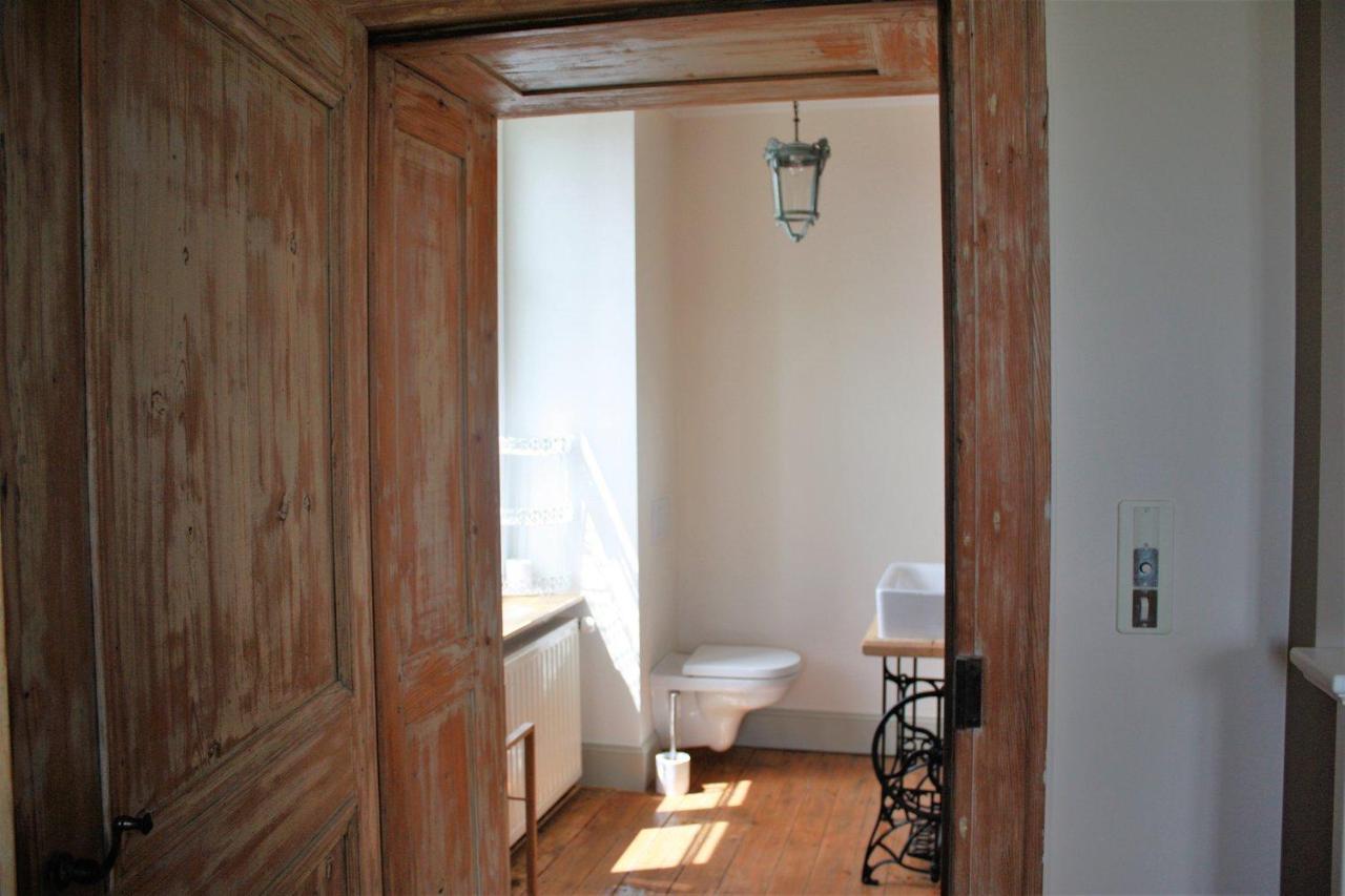 Le Vieux Presbytere Confracourt Kültér fotó